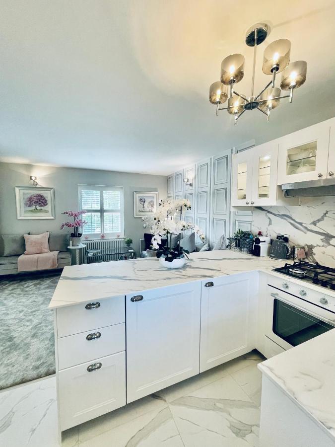 Cotswold Chic Retreats "Cloud Nine" Central Chipping Campden-Parking-Garden 외부 사진
